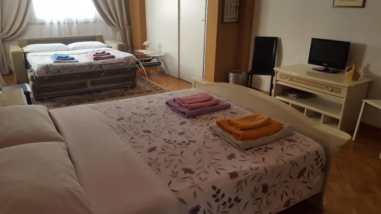 B&B In Arena L' Opera Verona 0*,  Italy