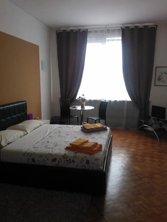 B&B In Arena L' Opera Werona 0*,